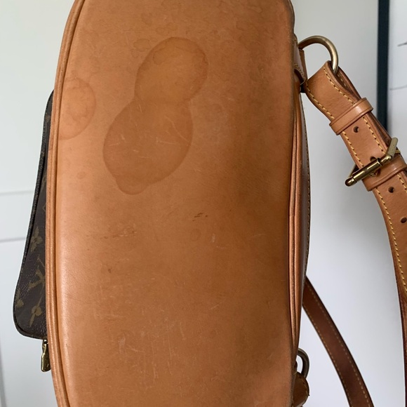 DISCONTINUED Louis Vuitton Montsouris backpack in brown monogram canvas. - Picture 10 of 16